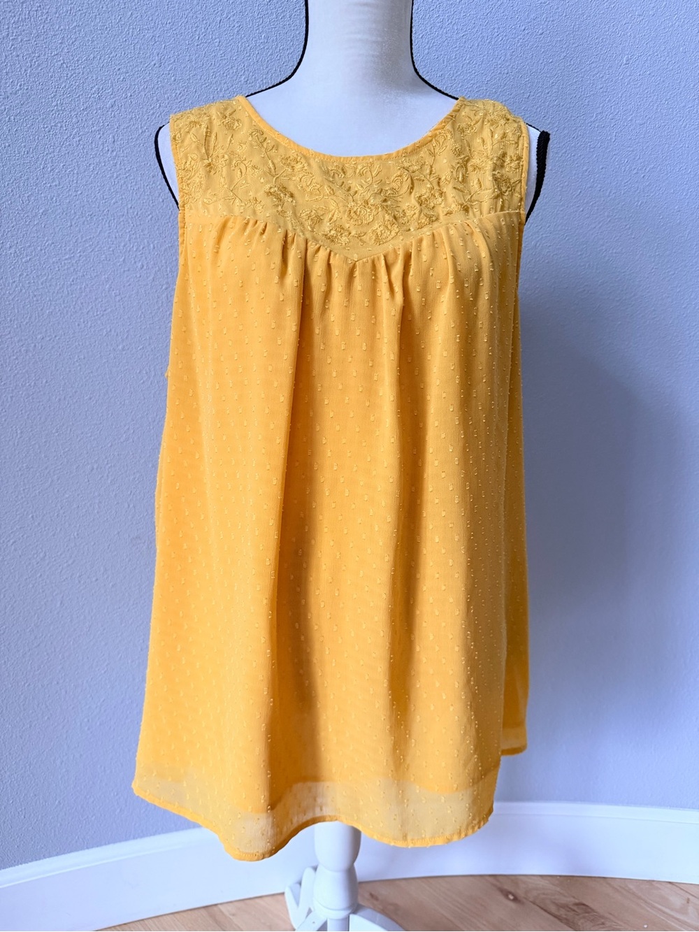 Torrid Mustard Yellow Clip Dot Embroidered Chiffon Tank Top Size 1 1X